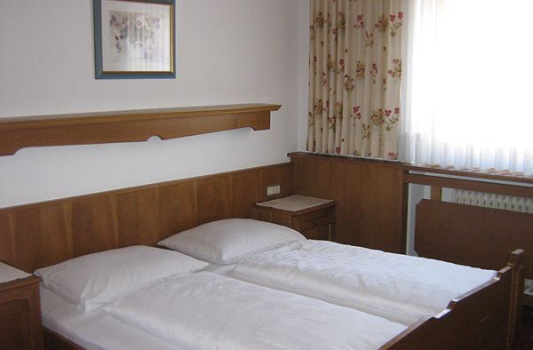 PENSION LAERCHENHEIM,  